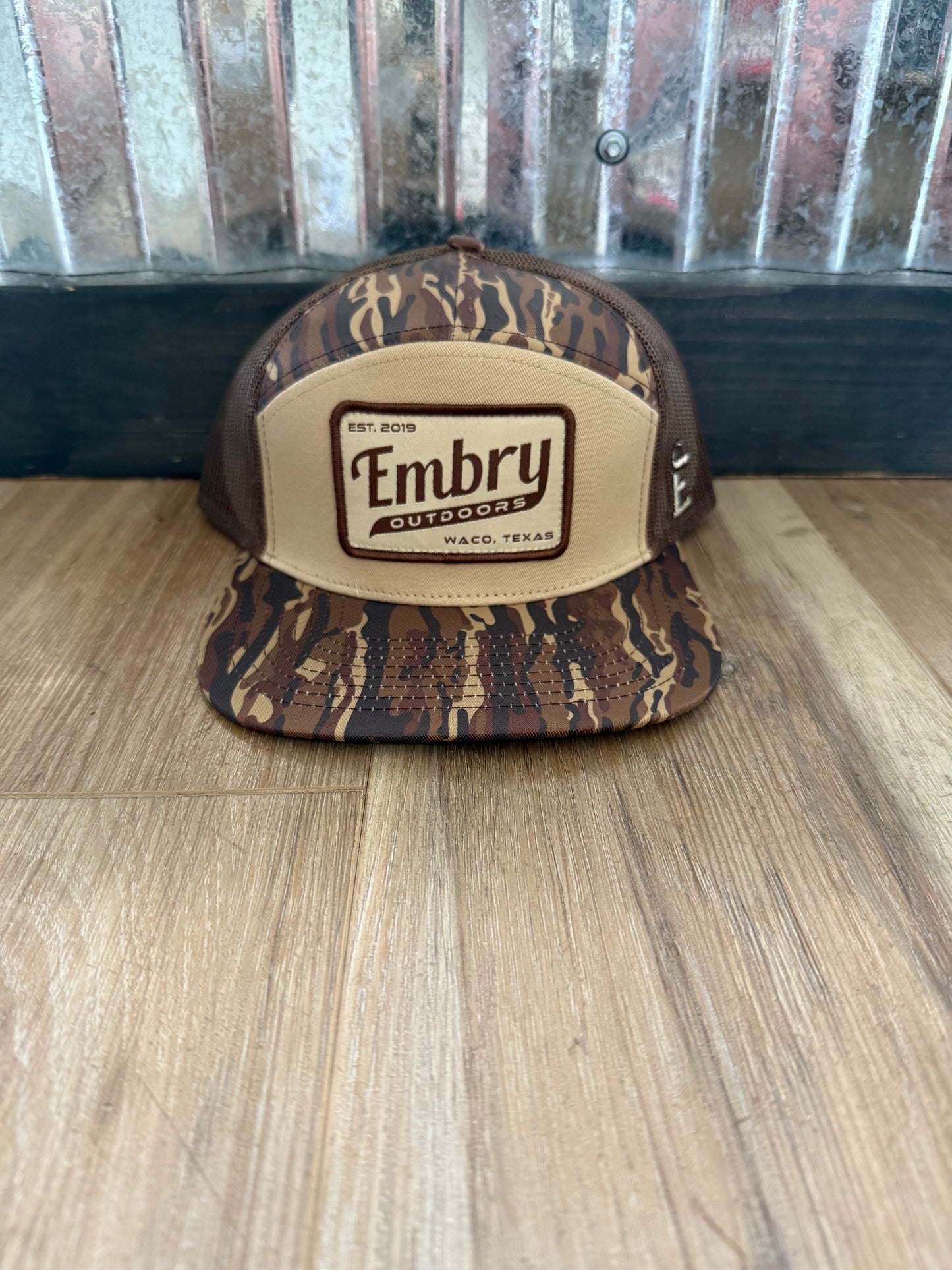 Embry Outdoors- Brown Ranch 7 Panel, Retro