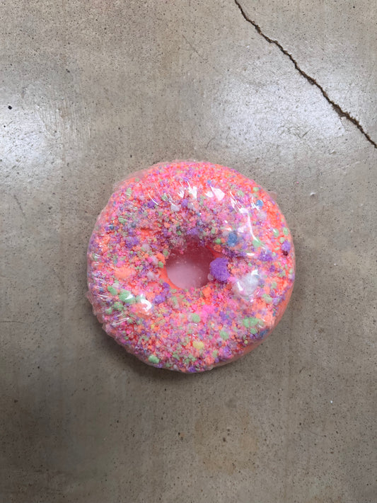 Garb2Art-Juicy Peach Donut Bath Bomb